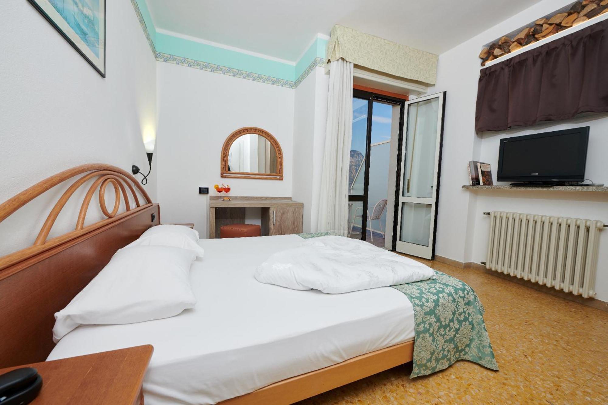 Hotel Eden Бренцоне-суль-Гарда Номер фото