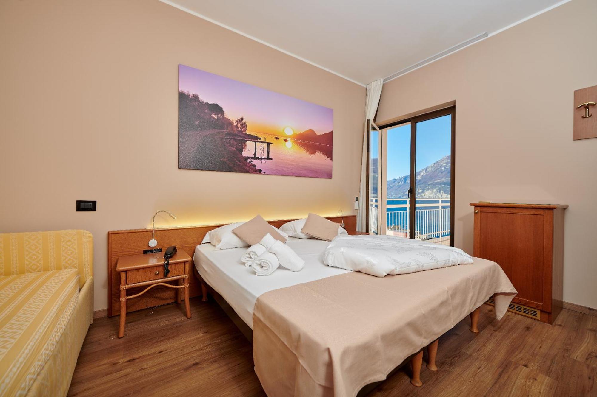 Hotel Eden Бренцоне-суль-Гарда Номер фото