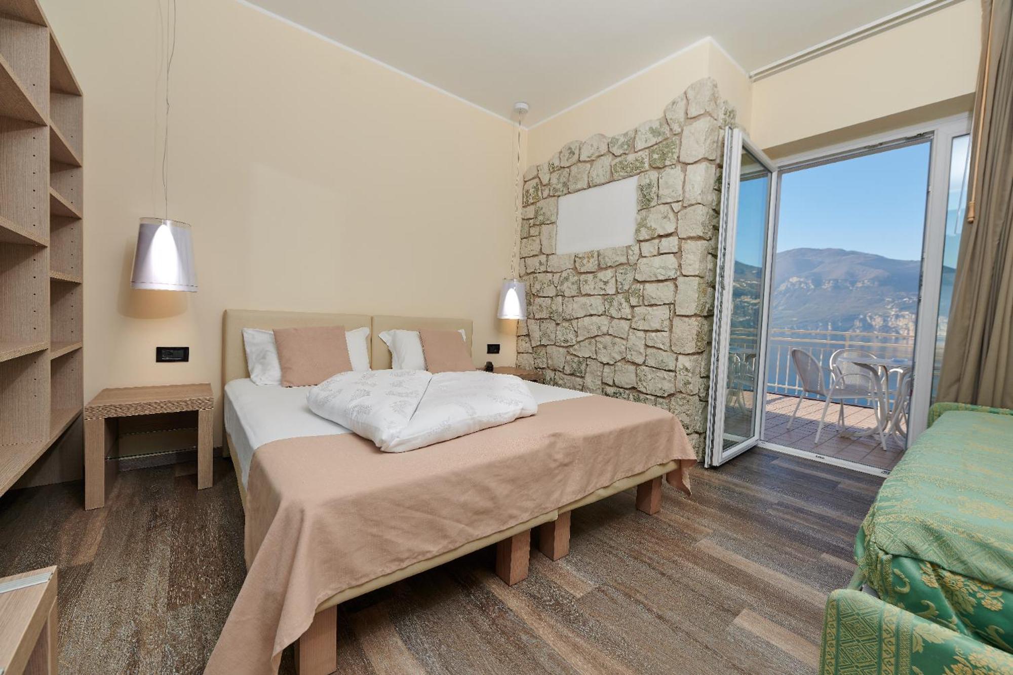 Hotel Eden Бренцоне-суль-Гарда Номер фото