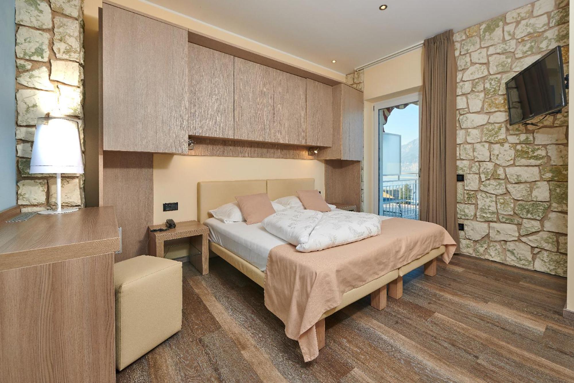 Hotel Eden Бренцоне-суль-Гарда Номер фото